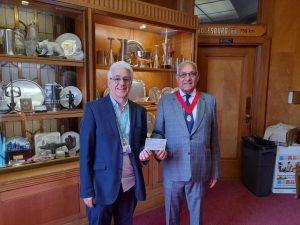 Luton Mayor presents a cheque